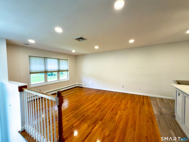 28 Weybosset Street, Shelton, CT 06484