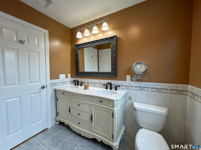 28 Weybosset Street, Shelton, CT 06484