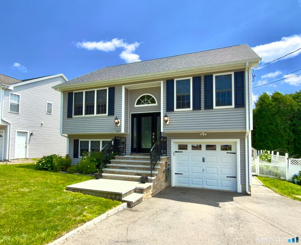 28 Weybosset Street, Shelton, CT 06484