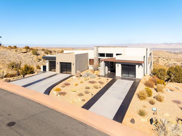 338 Red Ridge Court, Grand Junction, CO 81507