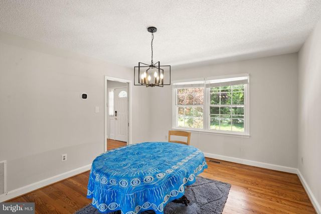 46564 E CHURCH RD, Sterling, VA 20164