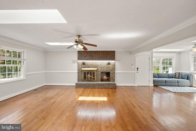 46564 E CHURCH RD, Sterling, VA 20164