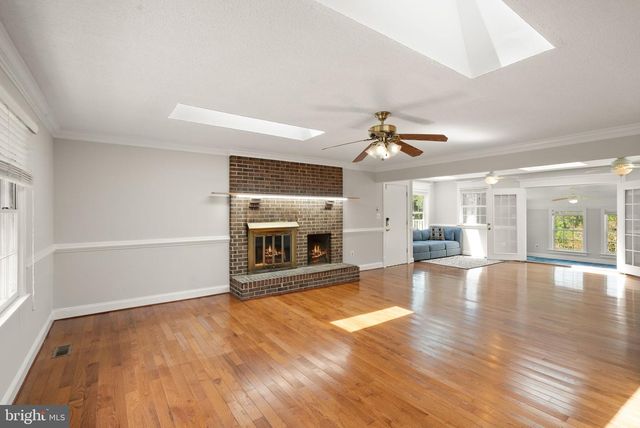 46564 E CHURCH RD, Sterling, VA 20164