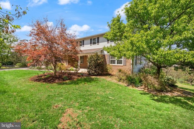 46564 E CHURCH RD, Sterling, VA 20164