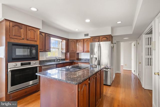46564 E CHURCH RD, Sterling, VA 20164