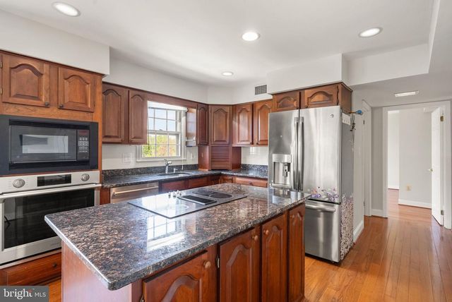 46564 E CHURCH RD, Sterling, VA 20164