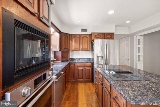 46564 E CHURCH RD, Sterling, VA 20164