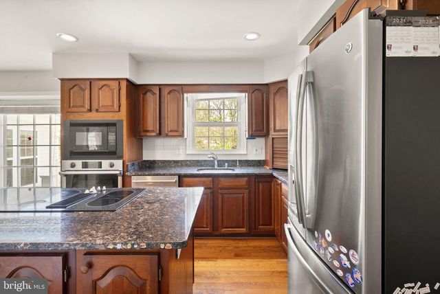 46564 E CHURCH RD, Sterling, VA 20164