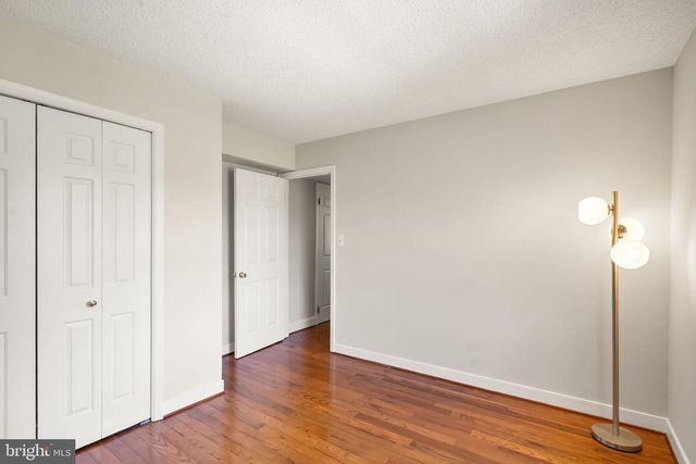 46564 E CHURCH RD, Sterling, VA 20164