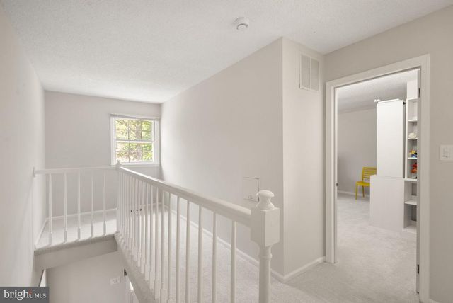 46564 E CHURCH RD, Sterling, VA 20164