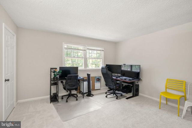 46564 E CHURCH RD, Sterling, VA 20164