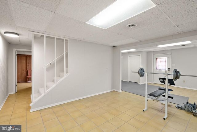 46564 E CHURCH RD, Sterling, VA 20164