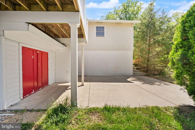 46564 E CHURCH RD, Sterling, VA 20164