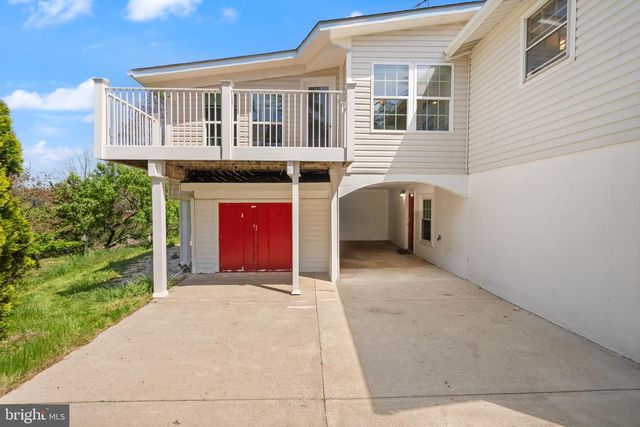 46564 E CHURCH RD, Sterling, VA 20164