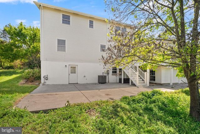 46564 E CHURCH RD, Sterling, VA 20164