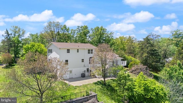 46564 E CHURCH RD, Sterling, VA 20164
