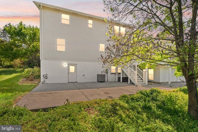 46564 E CHURCH RD, Sterling, VA 20164