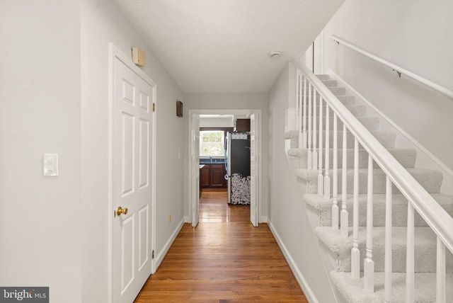 46564 E CHURCH RD, Sterling, VA 20164