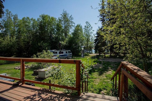 2453 STATEHOOD STREET, North Pole, AK 99705