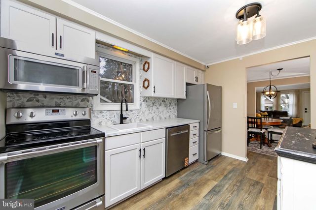 328 LEGION CT, Pitman, NJ 08071