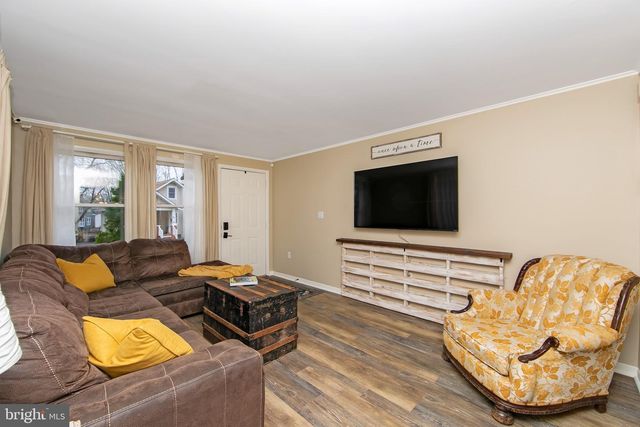 328 LEGION CT, Pitman, NJ 08071