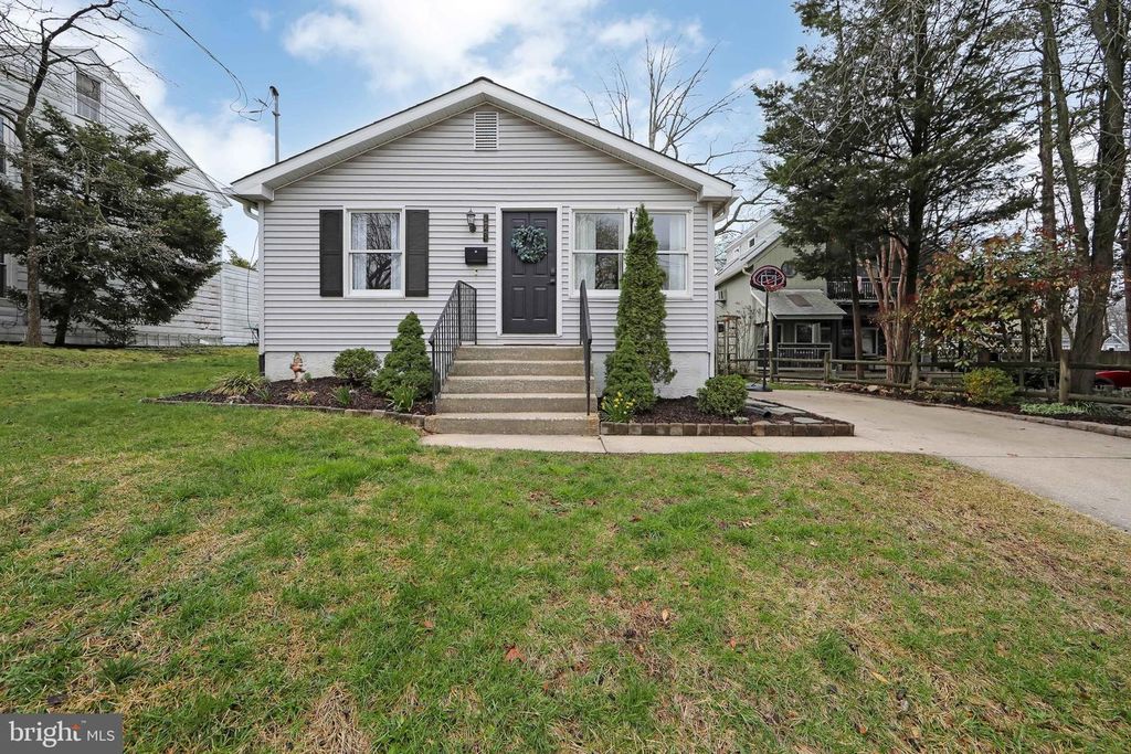 328 LEGION CT, Pitman, NJ 08071