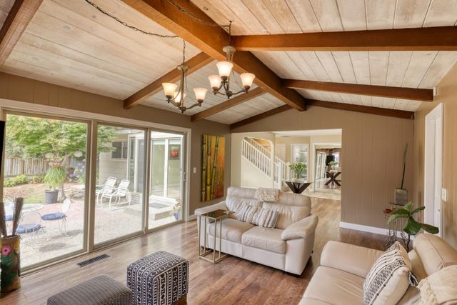 307 De La Vina Way, Salinas, CA 93901