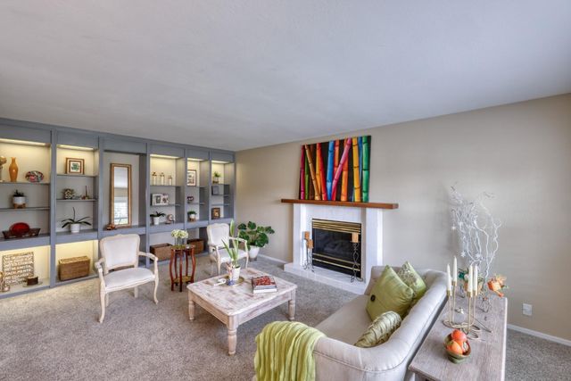 307 De La Vina Way, Salinas, CA 93901