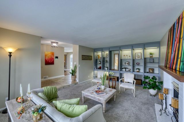 307 De La Vina Way, Salinas, CA 93901