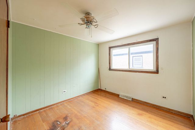 12927 S Saginaw Avenue, Chicago, IL 60633