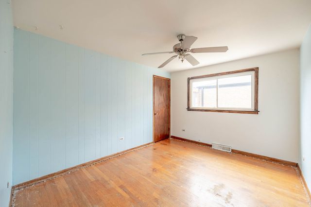 12927 S Saginaw Avenue, Chicago, IL 60633