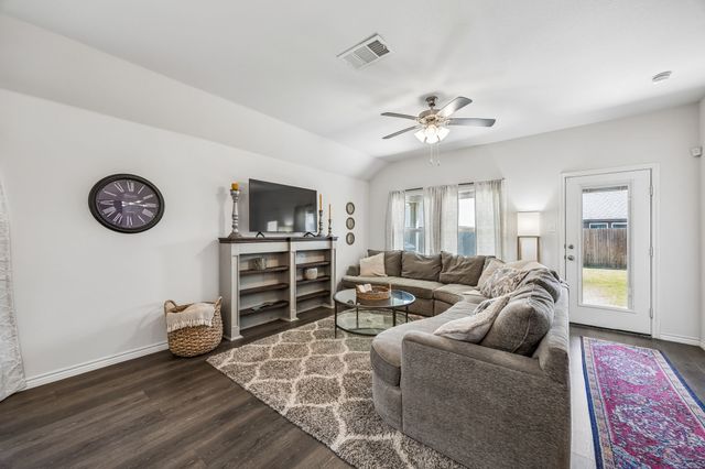 405 Saddle Club Way, Princeton, TX 75407