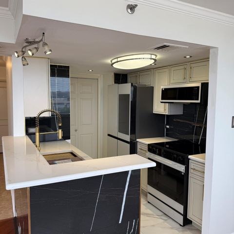 3525 Sage Road 716, Houston, TX 77056