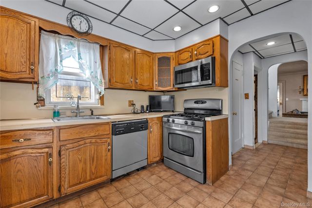 14610 13th Avenue, Whitestone, NY 11357