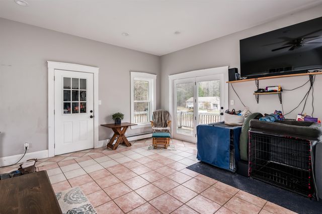 60 Batchelder Road, Raymond, NH 03077