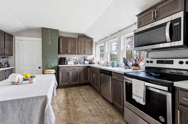 60 Batchelder Road, Raymond, NH 03077