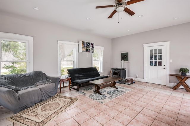60 Batchelder Road, Raymond, NH 03077