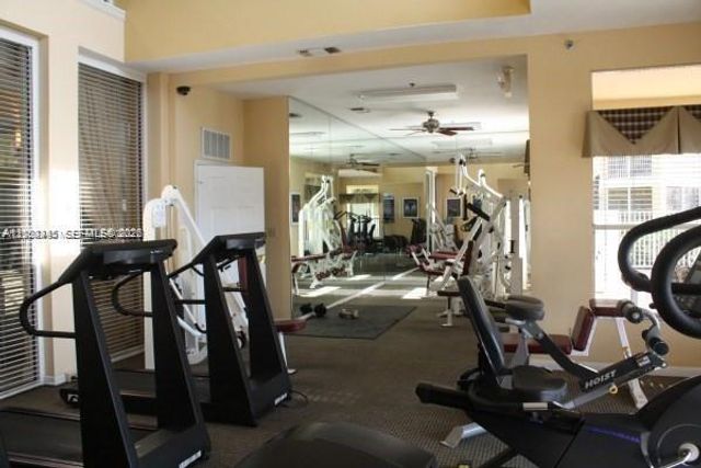 2371 NW 33rd St 711, Oakland Park, FL 33309