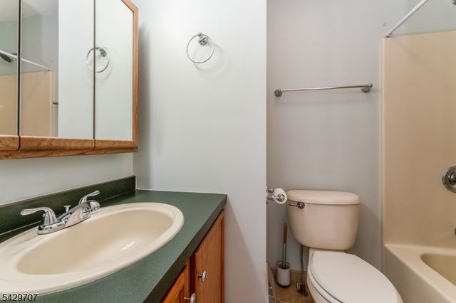 1180 4Th Ave, Alpha Boro, NJ 08865