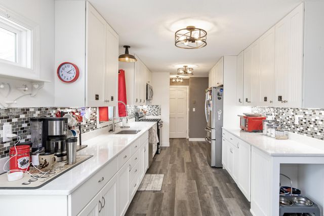 207 4th Avenue SE, Hillsboro, ND 58045