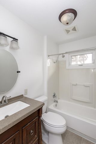 207 4th Avenue SE, Hillsboro, ND 58045