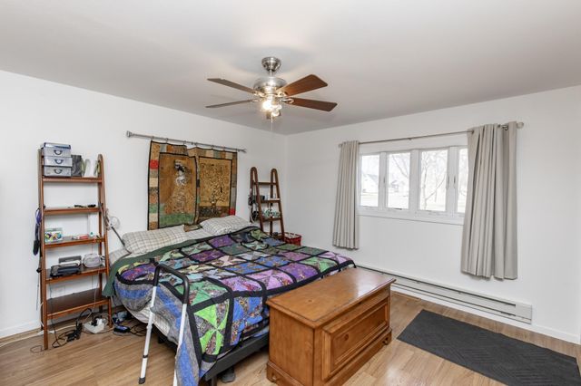 207 4th Avenue SE, Hillsboro, ND 58045