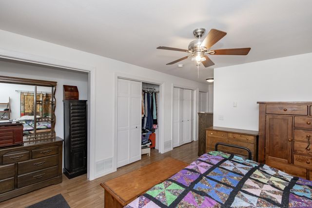 207 4th Avenue SE, Hillsboro, ND 58045