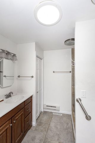 207 4th Avenue SE, Hillsboro, ND 58045