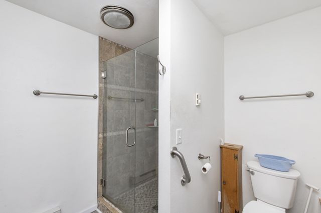 207 4th Avenue SE, Hillsboro, ND 58045