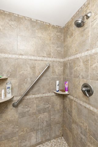 207 4th Avenue SE, Hillsboro, ND 58045