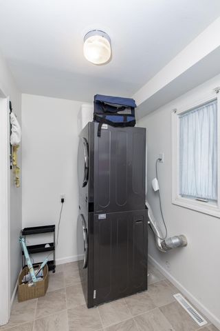 207 4th Avenue SE, Hillsboro, ND 58045