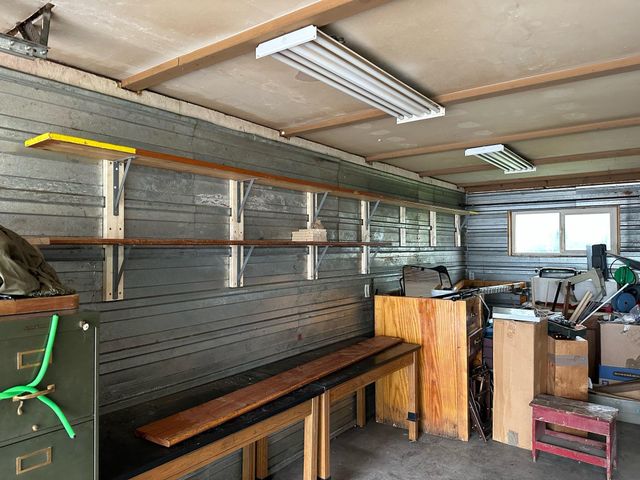 207 4th Avenue SE, Hillsboro, ND 58045