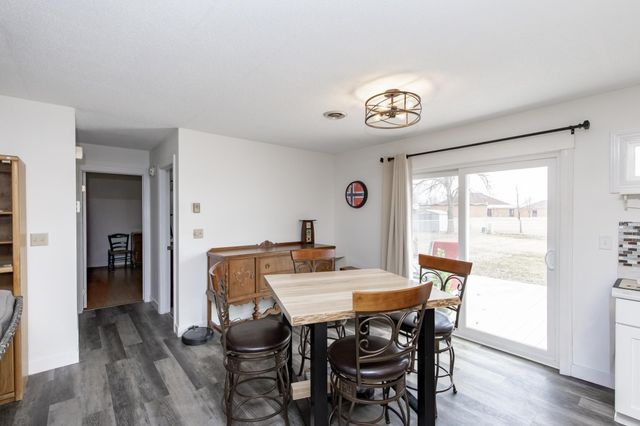 207 4th Avenue SE, Hillsboro, ND 58045