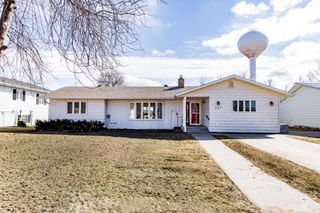 207 4th Avenue SE, Hillsboro, ND 58045